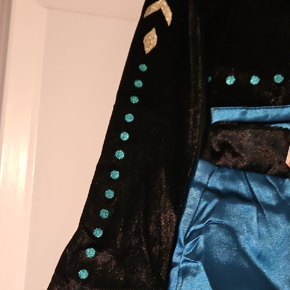 Kids Costume with Black and Blue Design - Picture 3 of 7